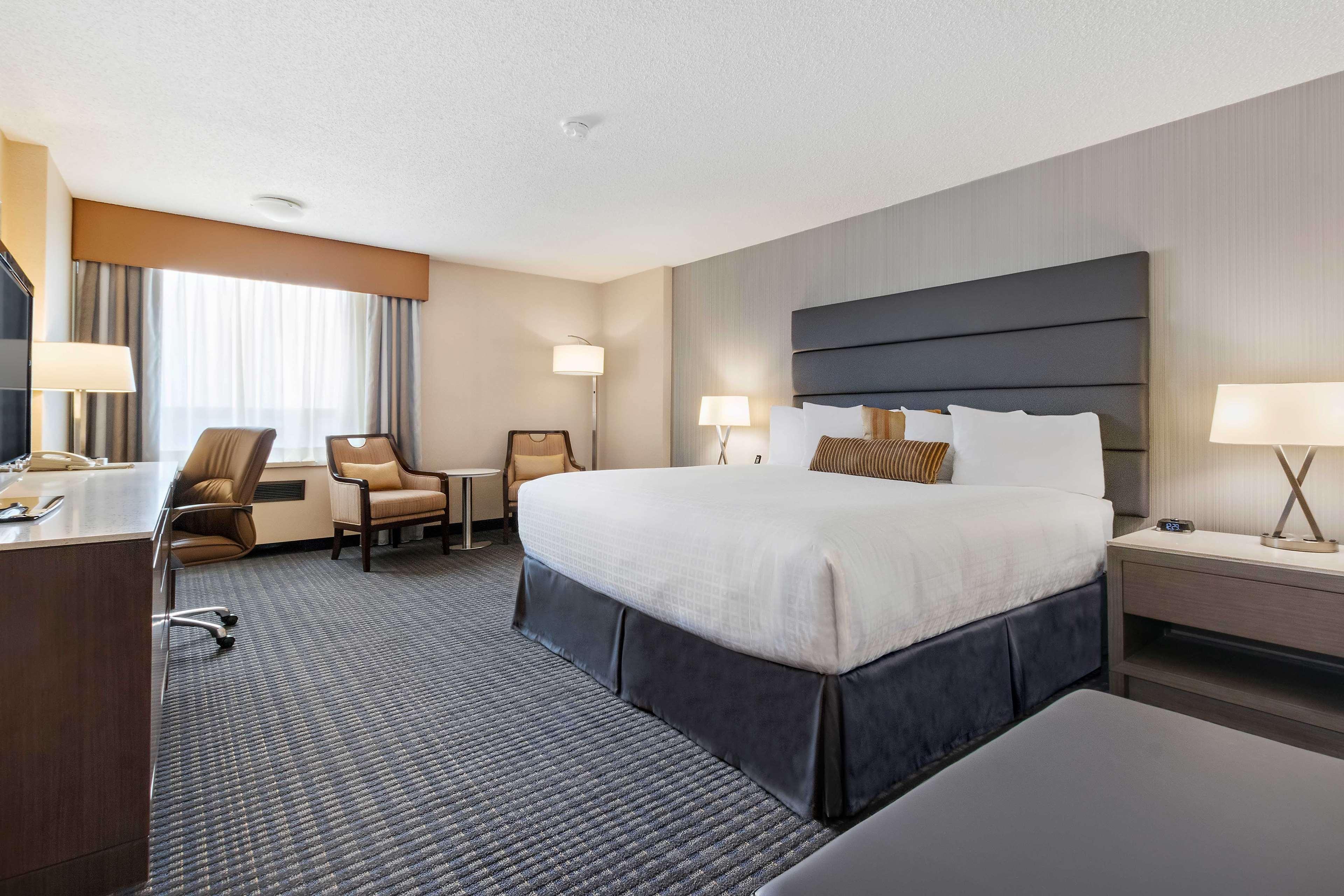 Western Pontoon Hotel